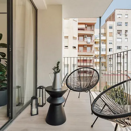 Turru - 3 Bedrooms And Pool In Eixample Esquerra דירה ברצלונה