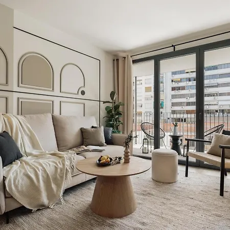 Turru - 3 Bedrooms And Pool In Eixample Esquerra * ברצלונה