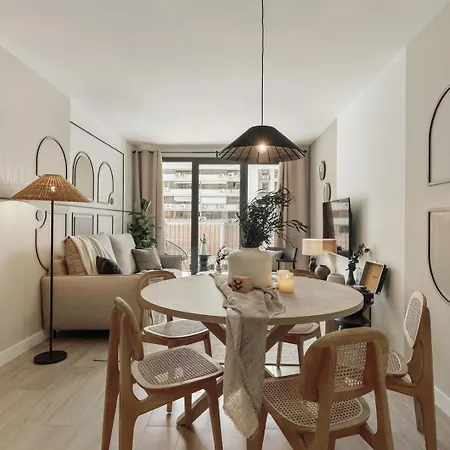 Turru - 3 Bedrooms And Pool In Eixample Esquerra דירה