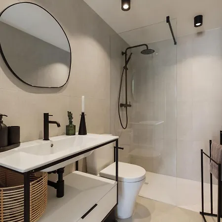 Turru - 3 Bedrooms And Pool In Eixample Esquerra * برشلونة
